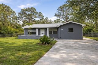 852 Ashland ST E, Lehigh Acres, FL 33974
