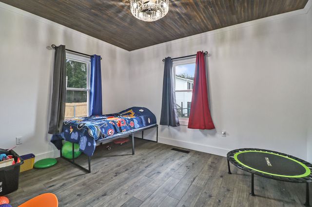 1177 Sparta Hwy, Crossville, TN 38572