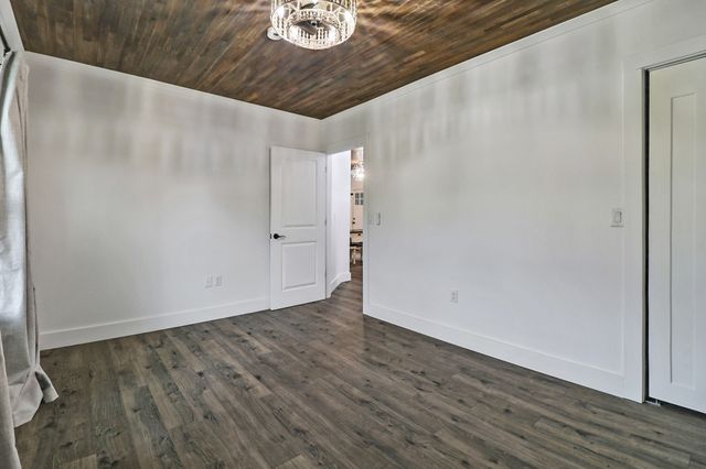 1177 Sparta Hwy, Crossville, TN 38572
