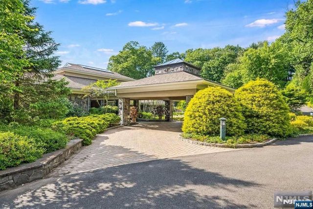125 Chestnut Ridge Road, Saddle River, NJ 07458