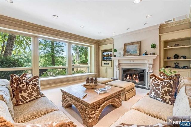 125 Chestnut Ridge Road, Saddle River, NJ 07458