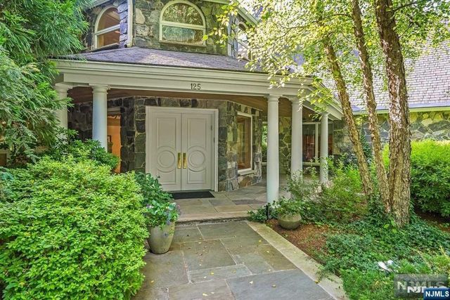 125 Chestnut Ridge Road, Saddle River, NJ 07458