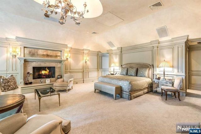 125 Chestnut Ridge Road, Saddle River, NJ 07458