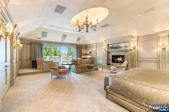 125 Chestnut Ridge Road, Saddle River, NJ 07458