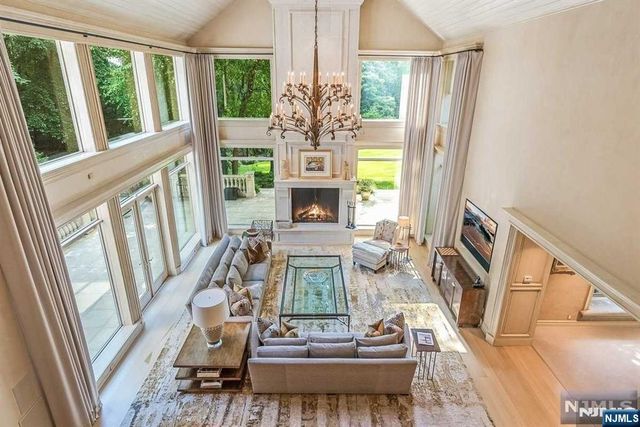 125 Chestnut Ridge Road, Saddle River, NJ 07458