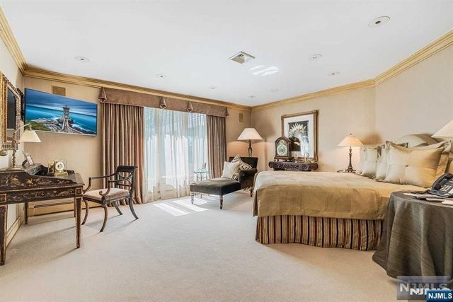 125 Chestnut Ridge Road, Saddle River, NJ 07458