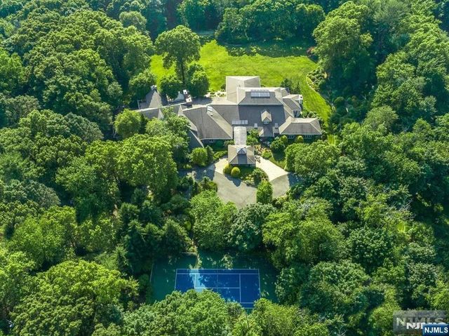 125 Chestnut Ridge Road, Saddle River, NJ 07458