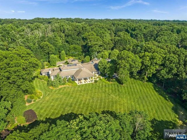 125 Chestnut Ridge Road, Saddle River, NJ 07458
