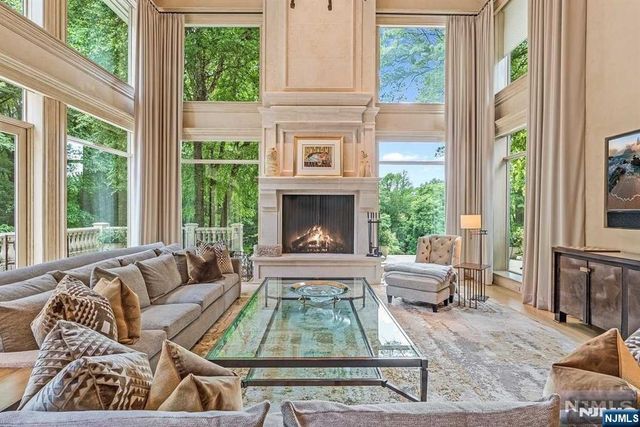 125 Chestnut Ridge Road, Saddle River, NJ 07458