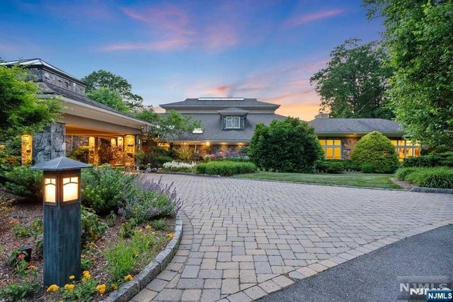125 Chestnut Ridge Road, Saddle River, NJ 07458