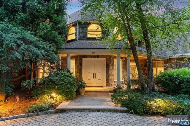 125 Chestnut Ridge Road, Saddle River, NJ 07458