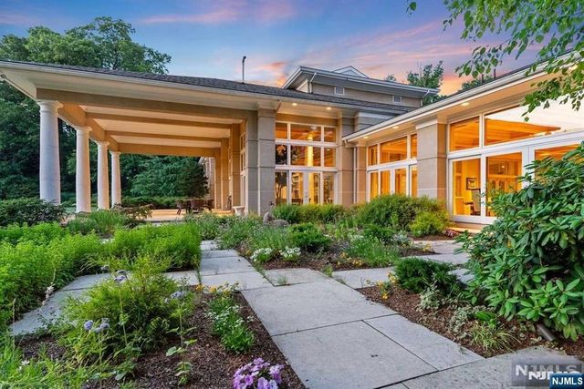 125 Chestnut Ridge Road, Saddle River, NJ 07458