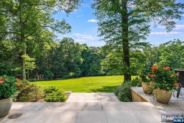 125 Chestnut Ridge Road, Saddle River, NJ 07458