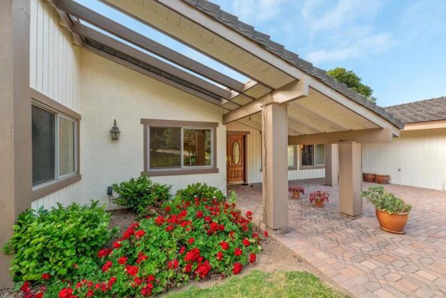 1092 Serena Way, San Marcos, CA 92078