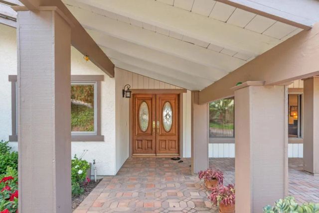 1092 Serena Way, San Marcos, CA 92078