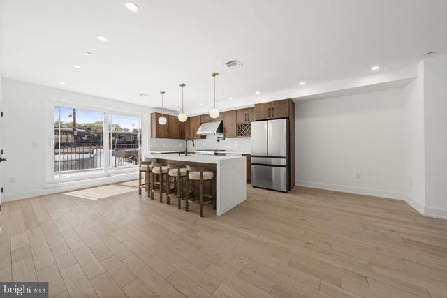 2552 E SOMERSET ST, Philadelphia, PA 19134