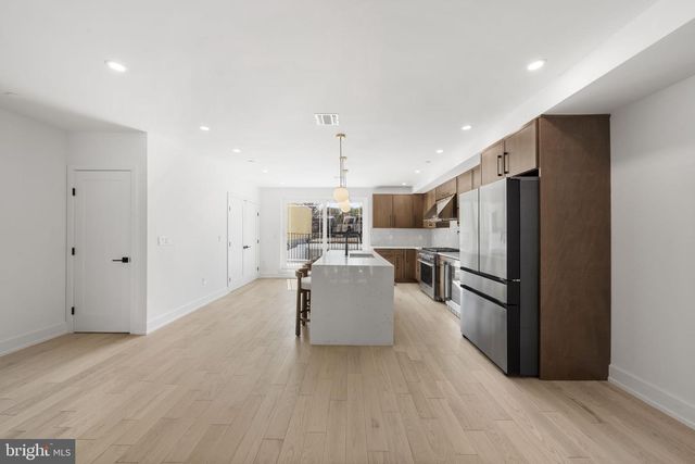 2552 E SOMERSET ST, Philadelphia, PA 19134