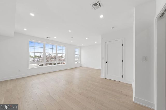 2552 E SOMERSET ST, Philadelphia, PA 19134
