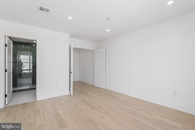 2552 E SOMERSET ST, Philadelphia, PA 19134