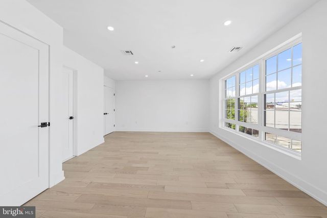 2552 E SOMERSET ST, Philadelphia, PA 19134