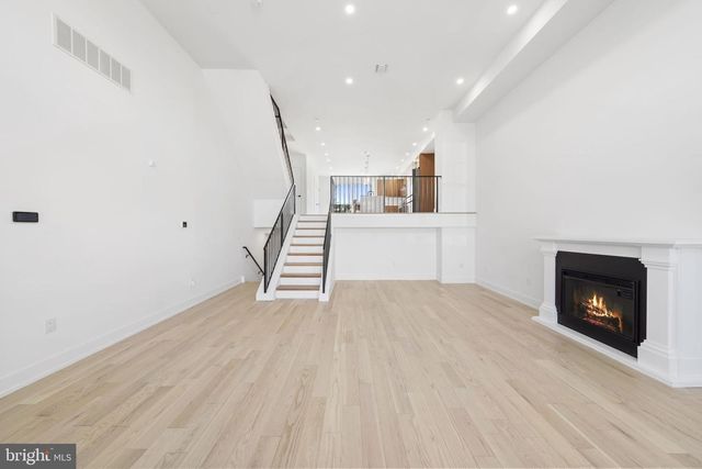 2552 E SOMERSET ST, Philadelphia, PA 19134