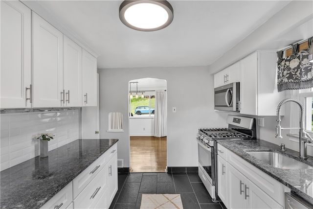 168 E Gilmore Ave, Trafford, PA 15085