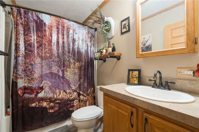 6172 33rd Ave Dr, Shellsburg, IA 52332