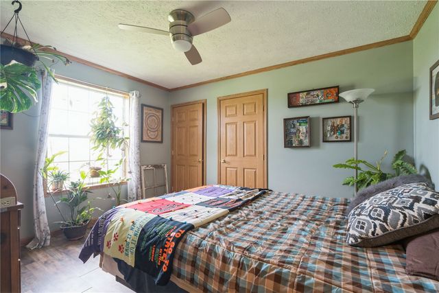6172 33rd Ave Dr, Shellsburg, IA 52332