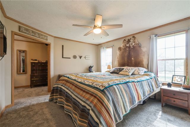 6172 33rd Ave Dr, Shellsburg, IA 52332