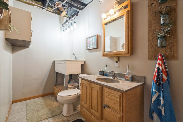 6172 33rd Ave Dr, Shellsburg, IA 52332