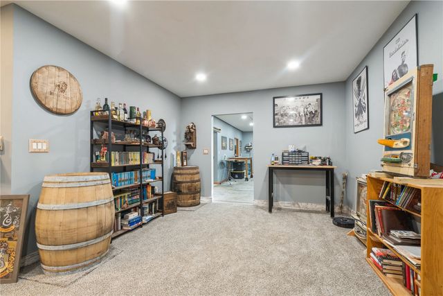 6172 33rd Ave Dr, Shellsburg, IA 52332