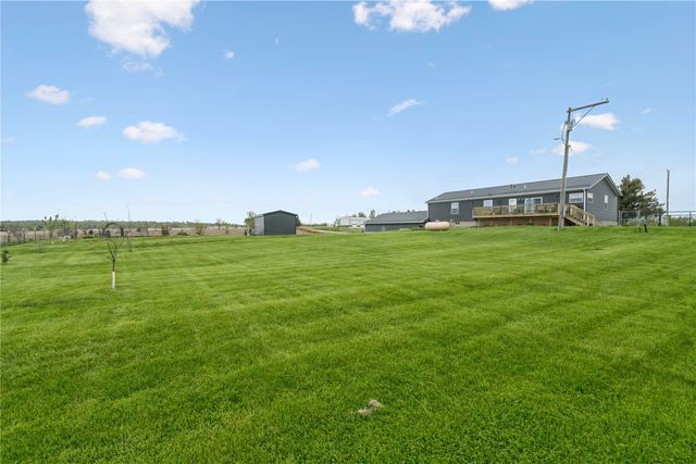 6172 33rd Ave Dr, Shellsburg, IA 52332