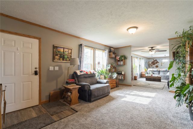 6172 33rd Ave Dr, Shellsburg, IA 52332