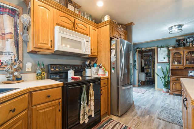 6172 33rd Ave Dr, Shellsburg, IA 52332