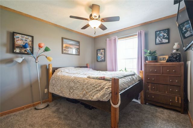 6172 33rd Ave Dr, Shellsburg, IA 52332