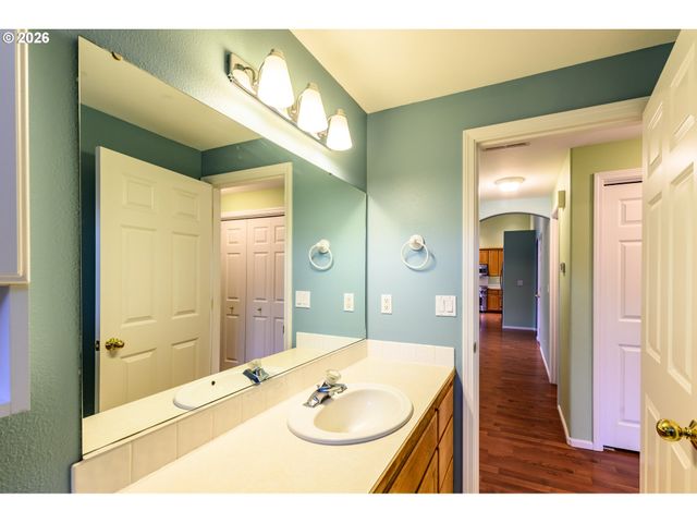 5930 GEYSER PEAK Pl, Eugene, OR 97402