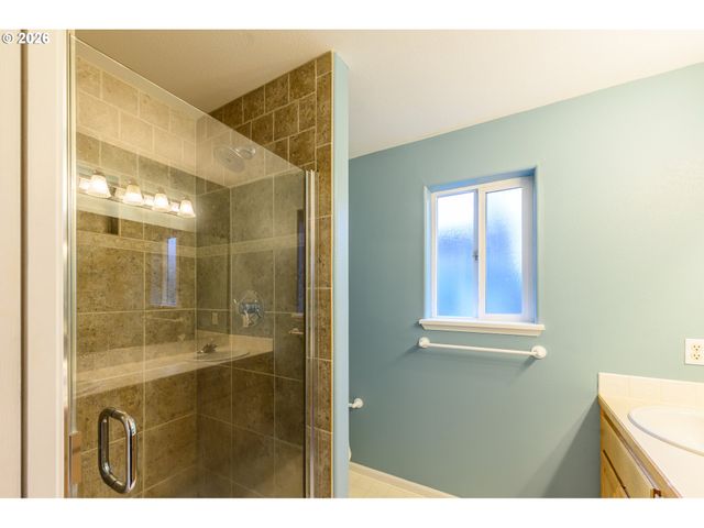 5930 GEYSER PEAK Pl, Eugene, OR 97402
