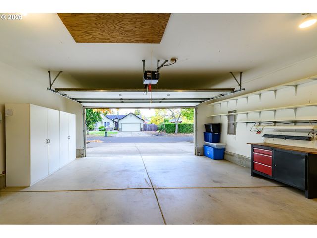 5930 GEYSER PEAK Pl, Eugene, OR 97402