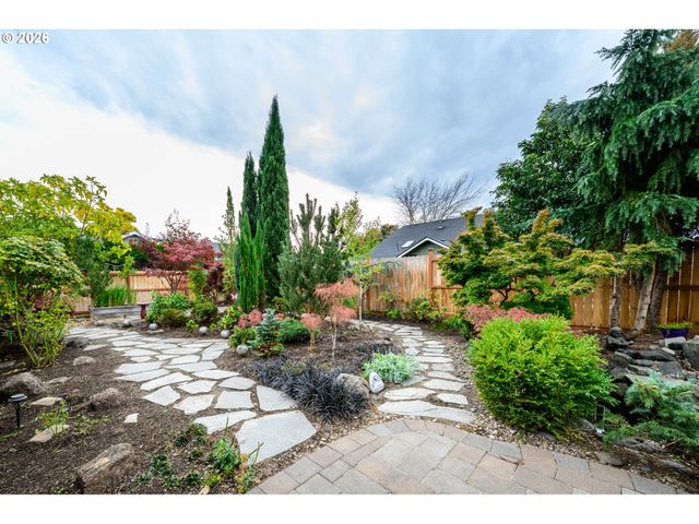 5930 GEYSER PEAK Pl, Eugene, OR 97402