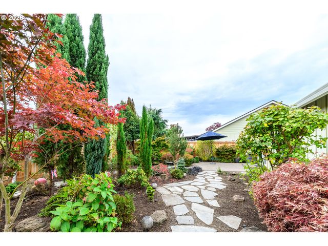 5930 GEYSER PEAK Pl, Eugene, OR 97402