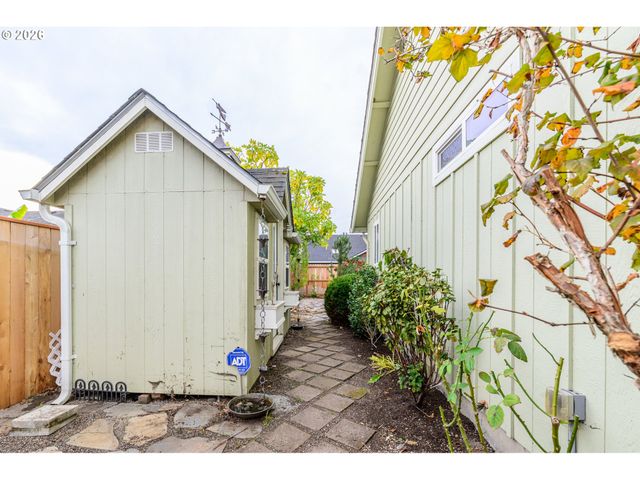 5930 GEYSER PEAK Pl, Eugene, OR 97402