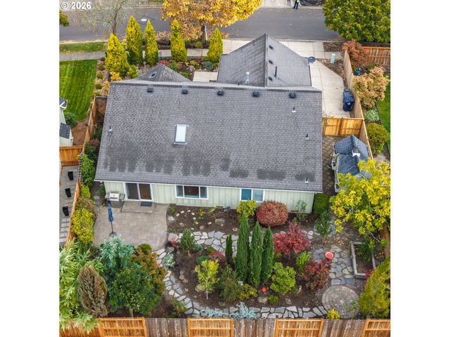 5930 GEYSER PEAK Pl, Eugene, OR 97402