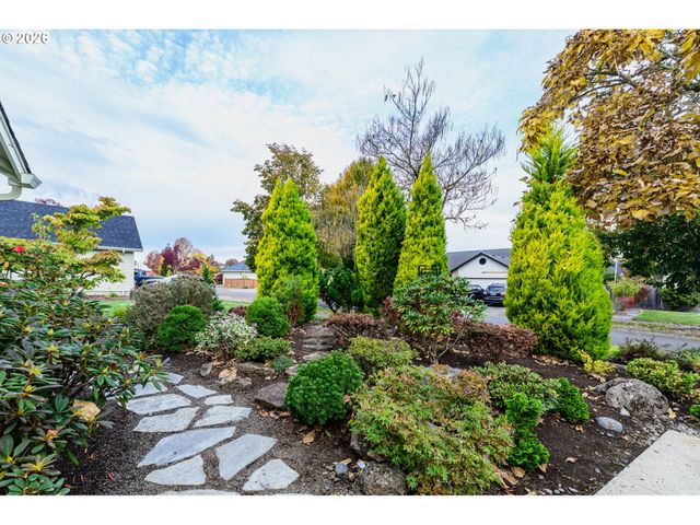 5930 GEYSER PEAK Pl, Eugene, OR 97402