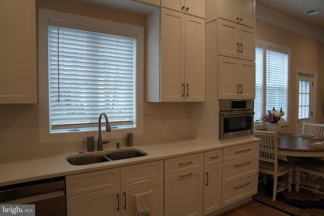 19923 SMITH CIR, Ashburn, VA 20147