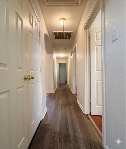 4123 Applecreek Bend Drive, Stafford, TX 77477