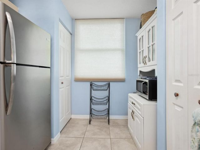 323 TIMBERLAKE DRIVE 323, Bradenton, FL 34210