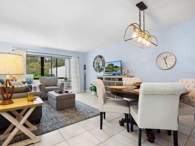 323 TIMBERLAKE DRIVE 323, Bradenton, FL 34210