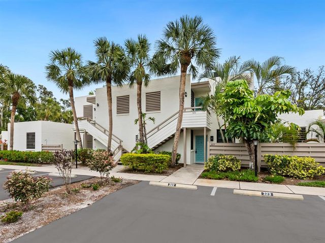 323 TIMBERLAKE DRIVE 323, Bradenton, FL 34210
