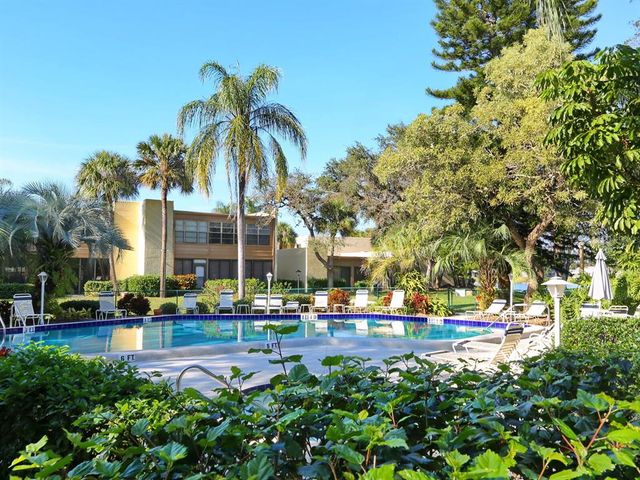 323 TIMBERLAKE DRIVE 323, Bradenton, FL 34210