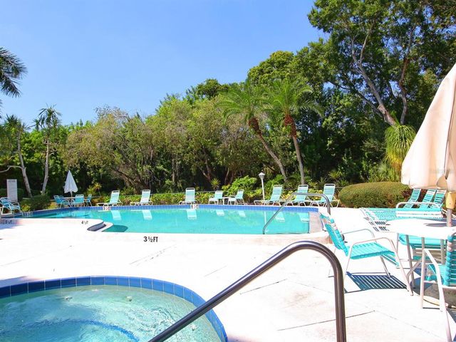 323 TIMBERLAKE DRIVE 323, Bradenton, FL 34210